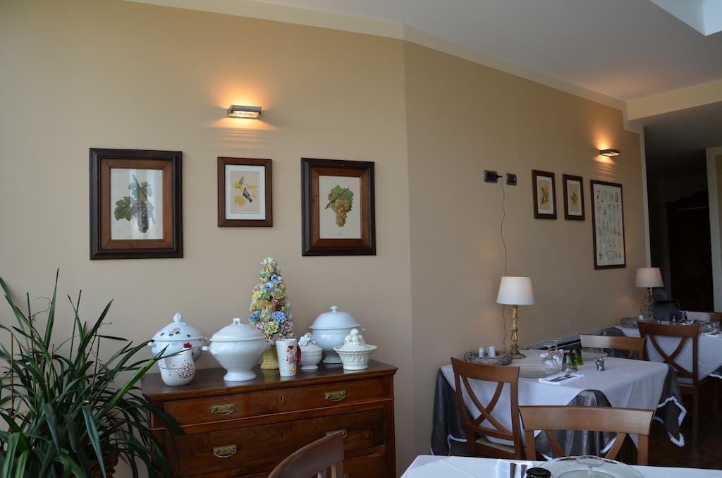Cascina Castagneto Hotel Castell'Alfero ภายนอก รูปภาพ