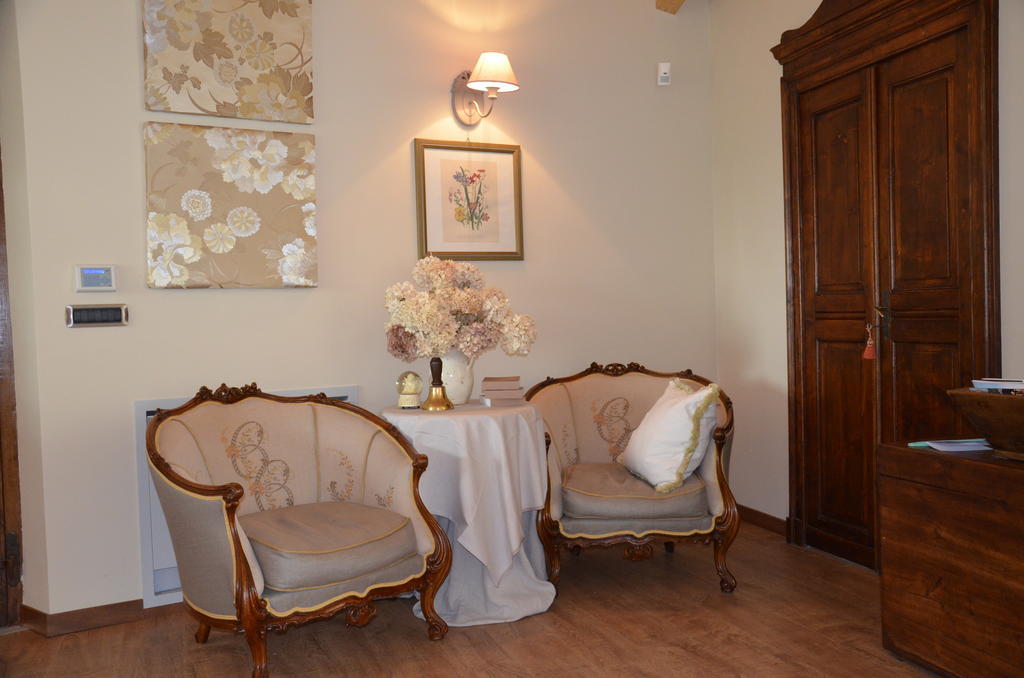 Cascina Castagneto Hotel Castell'Alfero ภายนอก รูปภาพ