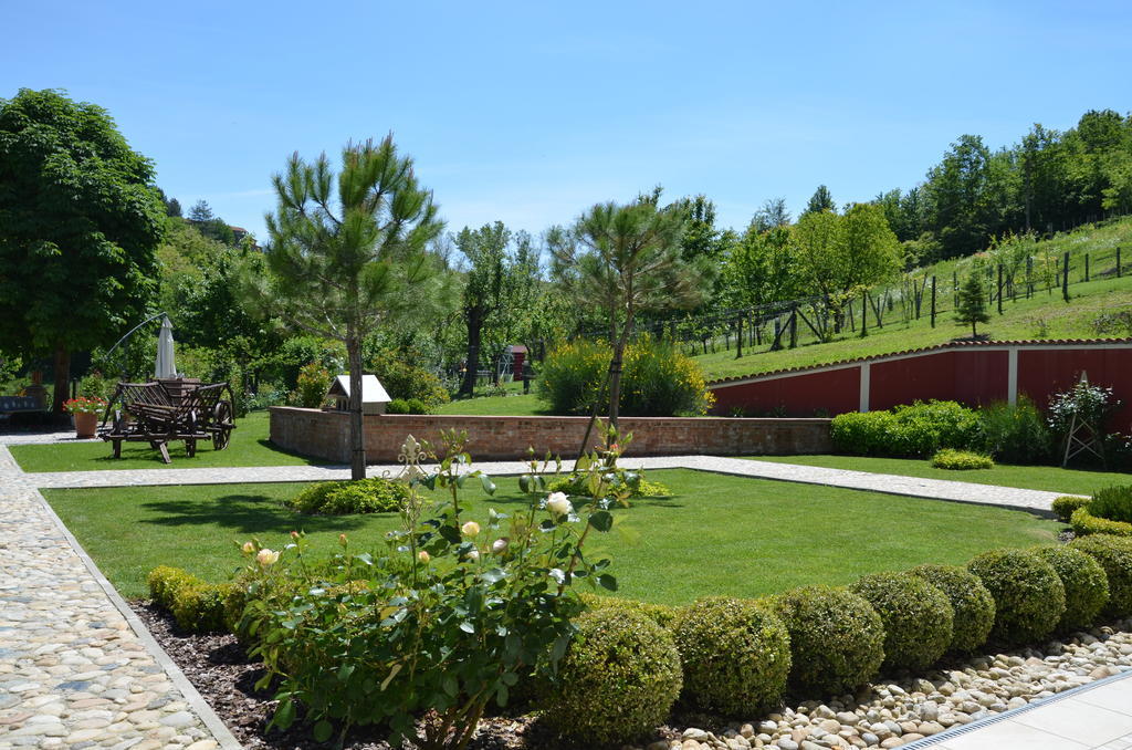 Cascina Castagneto Hotel Castell'Alfero ภายนอก รูปภาพ