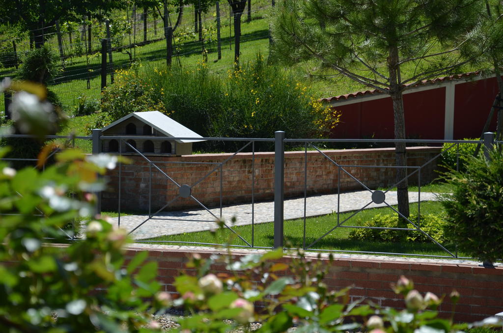 Cascina Castagneto Hotel Castell'Alfero ภายนอก รูปภาพ