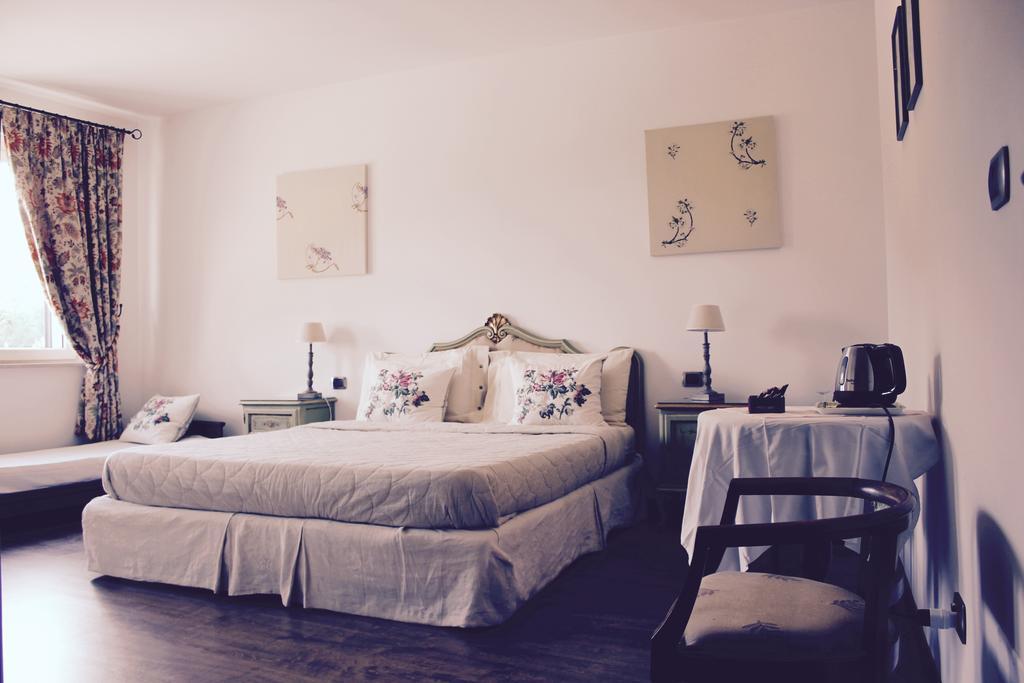 Cascina Castagneto Hotel Castell'Alfero ภายนอก รูปภาพ