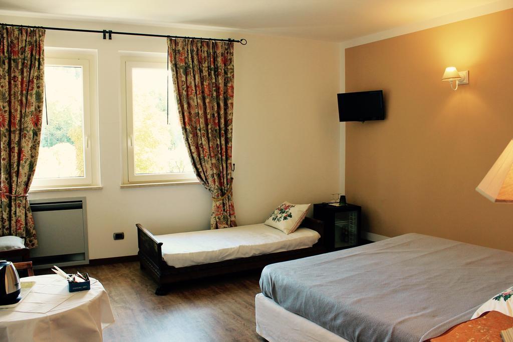 Cascina Castagneto Hotel Castell'Alfero ภายนอก รูปภาพ