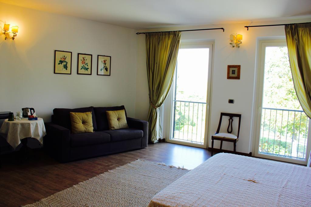 Cascina Castagneto Hotel Castell'Alfero ภายนอก รูปภาพ