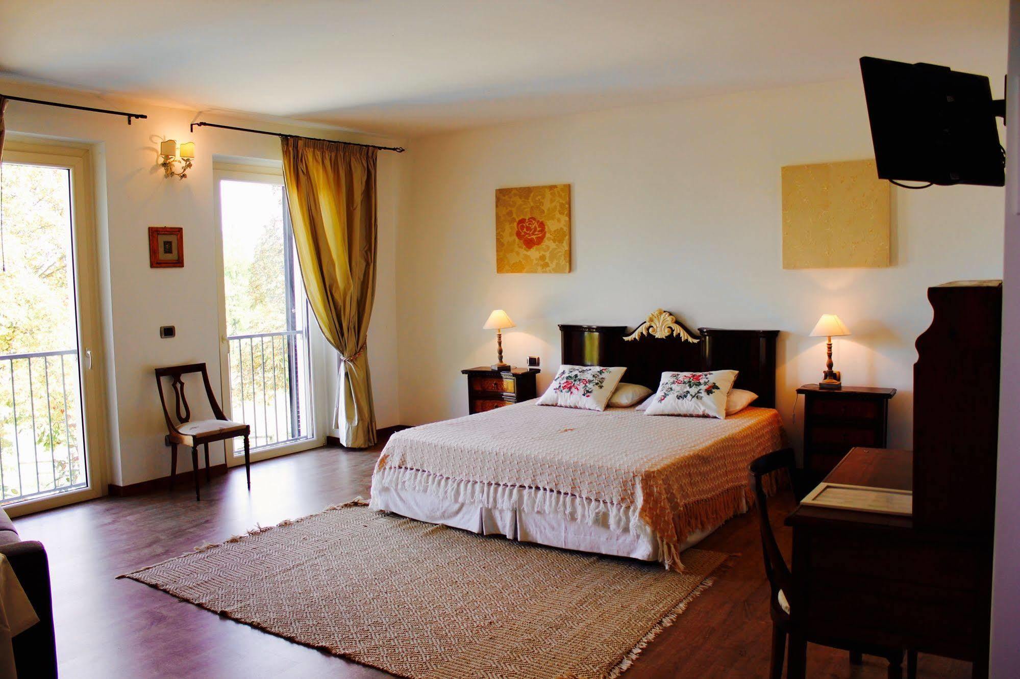 Cascina Castagneto Hotel Castell'Alfero ภายนอก รูปภาพ