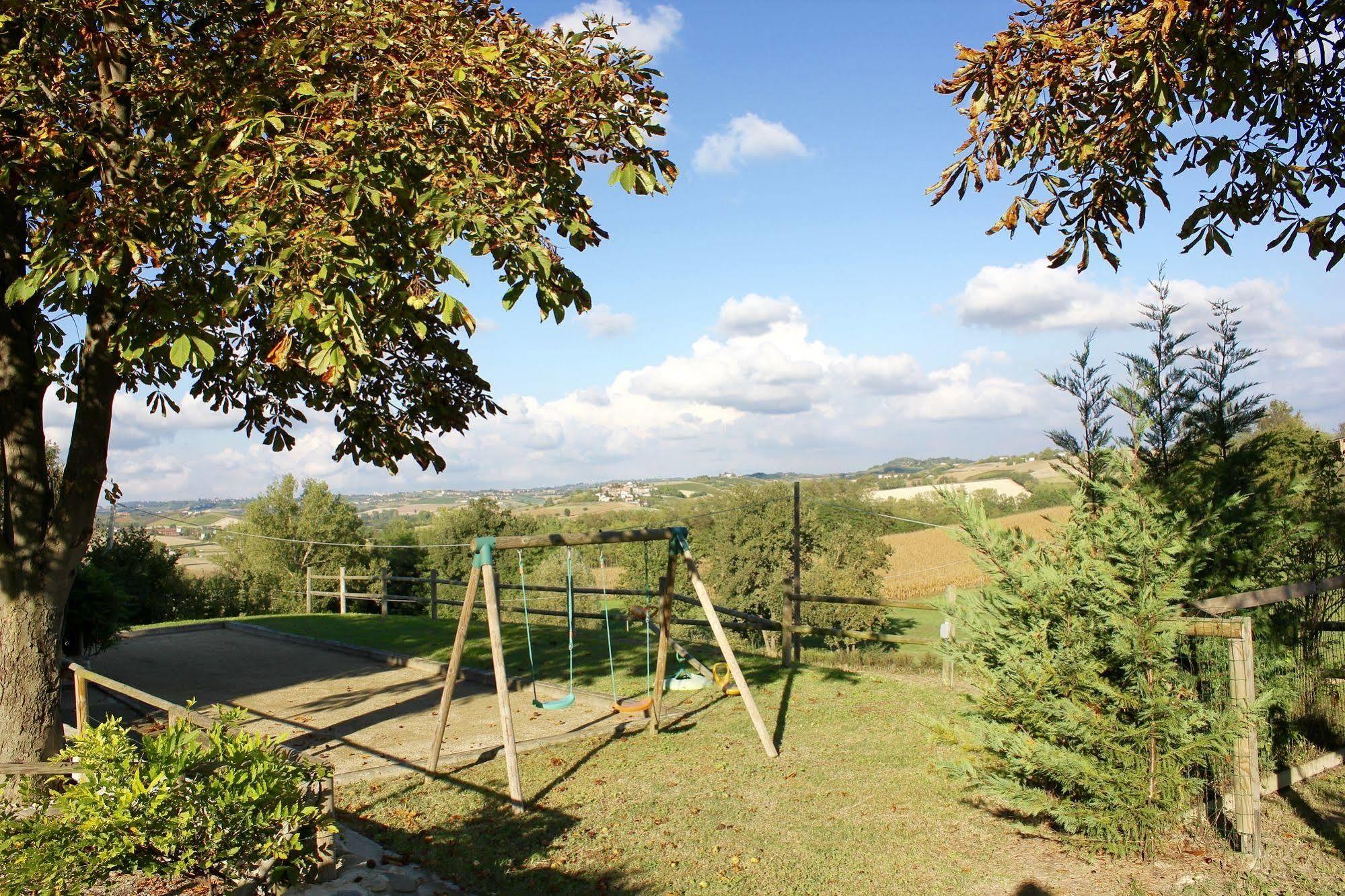 Cascina Castagneto Hotel Castell'Alfero ภายนอก รูปภาพ