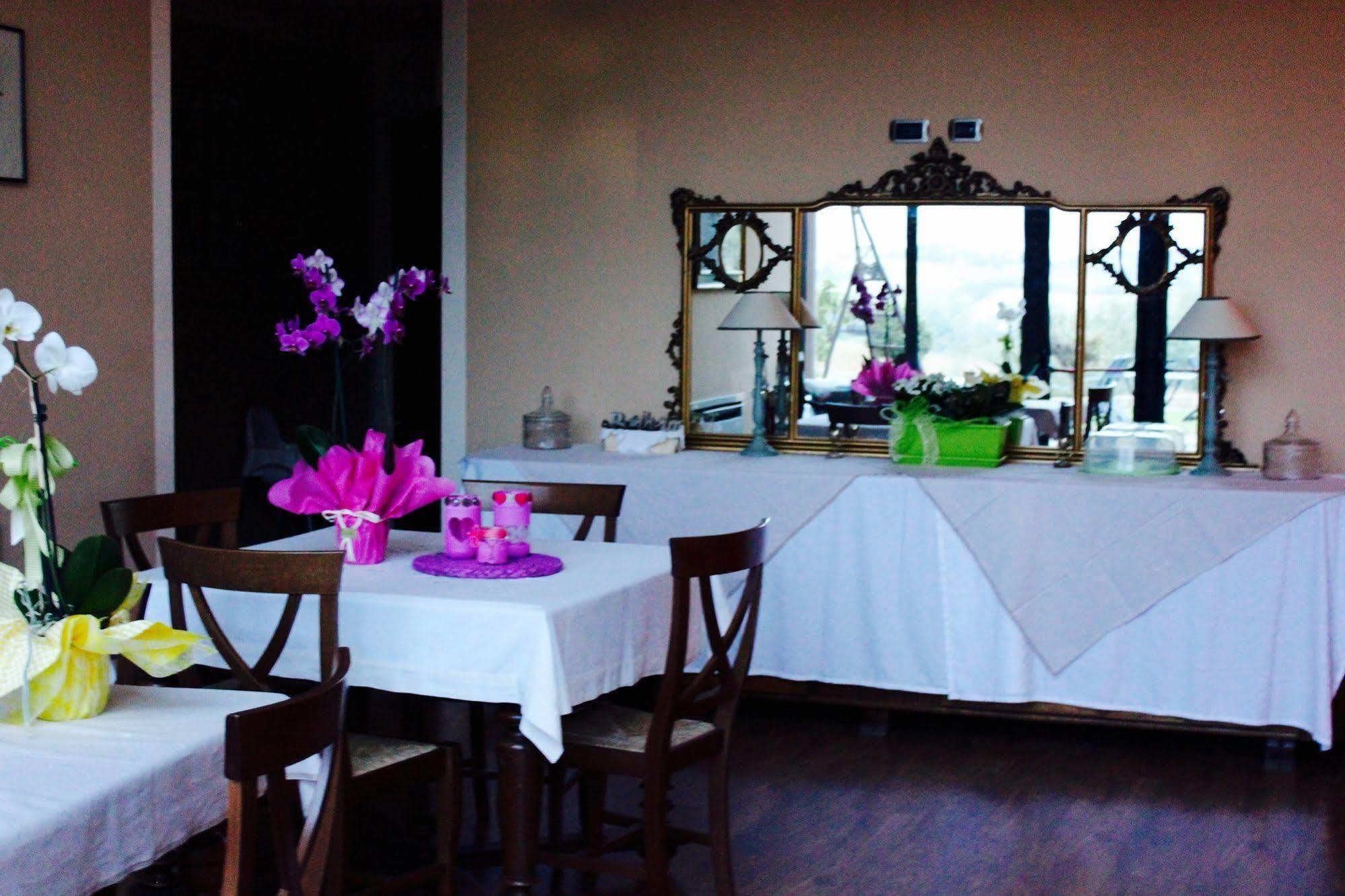 Cascina Castagneto Hotel Castell'Alfero ภายนอก รูปภาพ